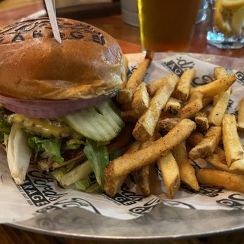 Ford's Garage Dearborn - Burger - Burgers Near Me - Dearborn, Michigan