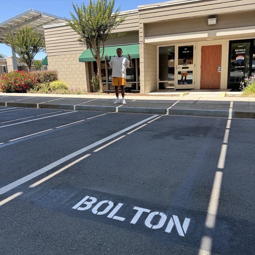 Bolton Atelier - Parking spots out front! Personal greeting?! - Barbers Near Me - Pleasant Hill, California Bolton Atelier - Parking spots out front! Personal greeting?! - Barbers Near Me - Pleasant Hill, California