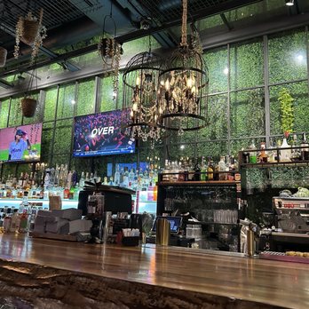 The Cage in Audubon - The bar - Cocktail Bars Near Me - Norristown, Pennsylvania