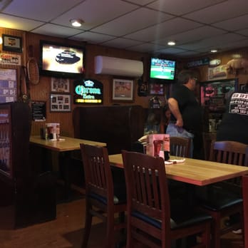 Big Ed's BBQ - The place is very familiar oriented is a nice music 80's down to 60's very cool place all you can eat ribs come ready to eat - Barbeque Near Me - Old Bridge, New Jersey