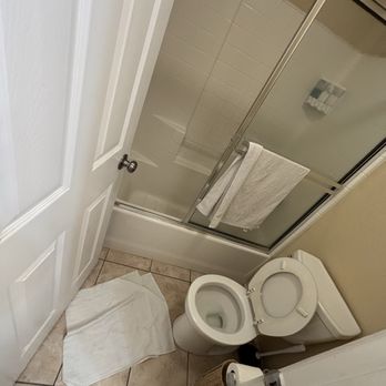 Caring Hands Recovery - Good luck finding a clean towel - Rehabilitation Center Near Me - Corona, California