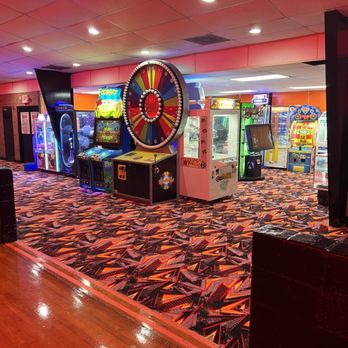 Firehouse Skate 'N Play - Skating Rinks Near Me - Vinton, Virginia Firehouse Skate 'N Play - Skating Rinks Near Me - Vinton, Virginia