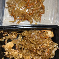 Asian Hibachi Grill - Onion pad thai
