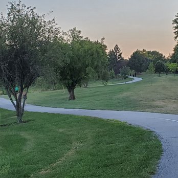 Centennial Park - Nice curvy walks. - Parks Near Me - Tinley Park, Illinois