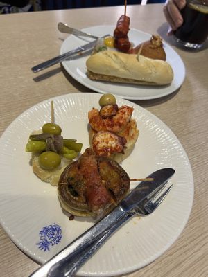 Café Bar Bilbao by null