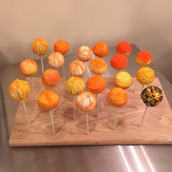 Bella's Sweet Treats - Halloween cake pops