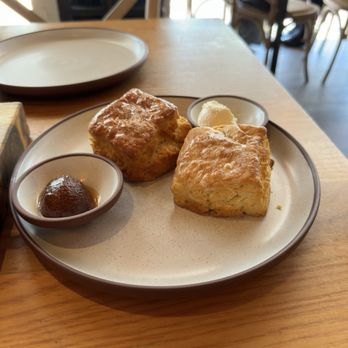 Yardbird Table & Bar - Classic Buttermilk Biscuits (20/10, borderline intimate experience.) - Southern Near Me - Miami Beach, Florida