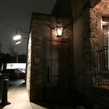 The Mudd Room - the entrance to the building - Cocktail Bars Near Me - Mendota, Minnesota