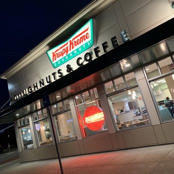 Krispy Kreme - Front of building - Donuts Near Me - Portland, Oregon