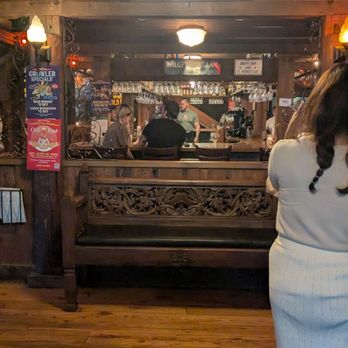 McMenamins Cornelius Pass Roadhouse - New American Near Me - Hillsboro, Oregon