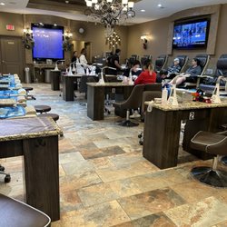 Relax Nails - Inside