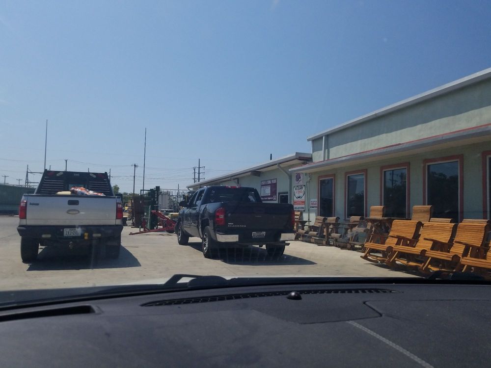 LYSSY & ECKEL Updated June 2024 2005 19th St, Hondo, Texas