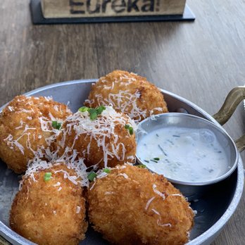 Eureka! - Mac and Cheese Balls - amazing!!! Never disappoint with these - American Near Me - Hawthorne, California