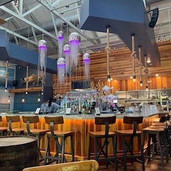 Hook & Barrel - Ambiance - Seafood Near Me - Myrtle Beach, South Carolina