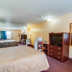 Econo Lodge Near Bluefield College