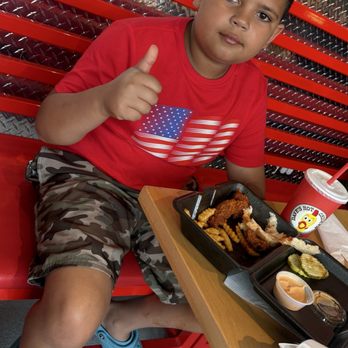 Dave's Hot Chicken - Chicken Shop Near Me - Orland Park, Illinois Dave's Hot Chicken - Chicken Shop Near Me - Orland Park, Illinois
