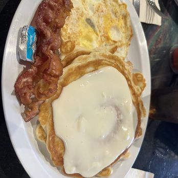 Daddy O’s - Coconut Macadamia Pancakes - New American Near Me - Lihue, Hawaii
