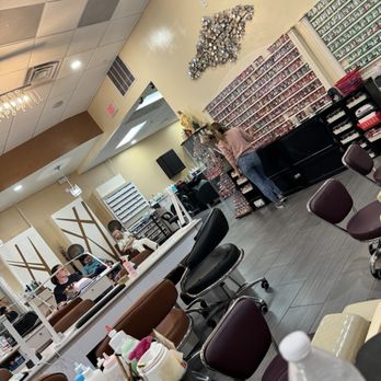 Lavish Salon & Spa - Hair Salons Near Me - Jacksonville, Florida