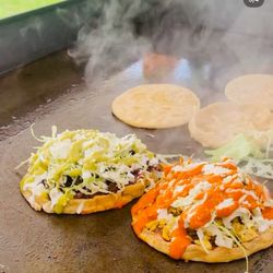Birria El Tacocho - Sopes