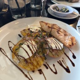 Caprese salad with grilled salmon