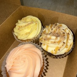 Amoroso's Bakery - Banana pudding, Toffee Caramel Crunch, Strawberry
