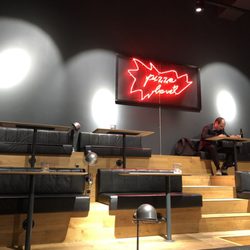 Gorm's i Fields - Different style seating - kinda cool. Pizza love!