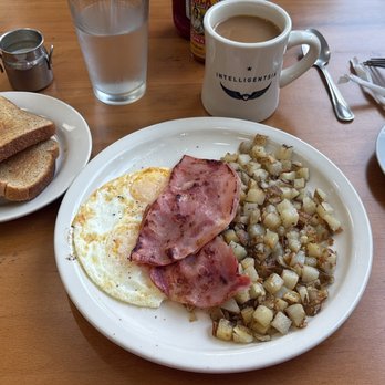 Breakfast House Oak Park - Over Easy, Deli Ham and Potatoes - Breakfast & Brunch Near Me - Oak Park, Illinois