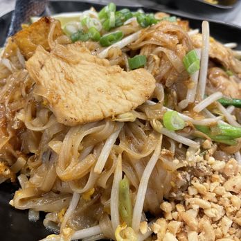 Spoon + Fork Thai Kitchen Frisco - Chicken pad Thai - Thai Near Me - Frisco, Texas Spoon + Fork Thai Kitchen Frisco - Chicken pad Thai - Thai Near Me - Frisco, Texas