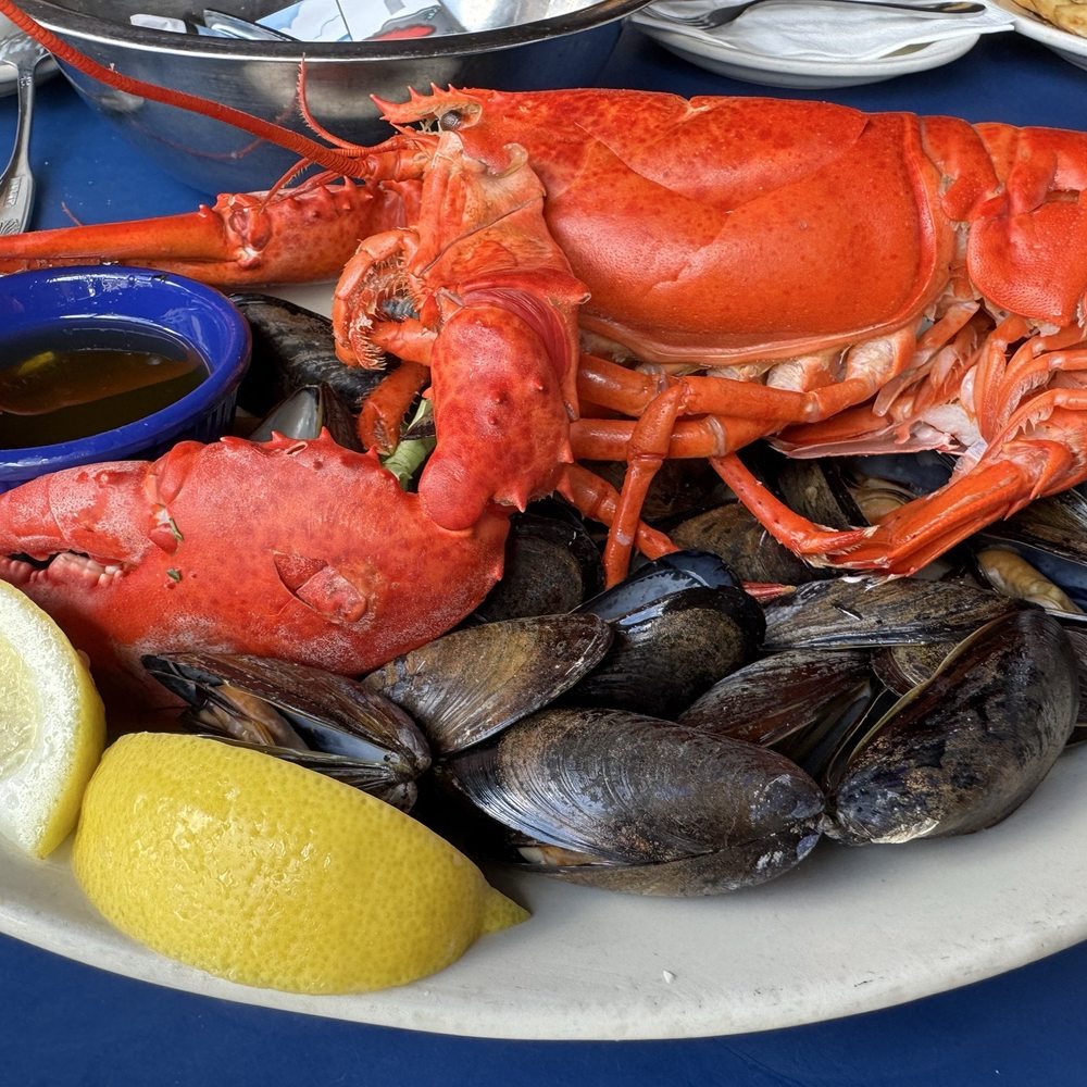 Boston Sail Loft - Whole Lobster - Bars Near Me - Boston, Massachusetts