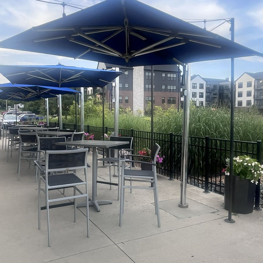 BRU Burger Bar - Plenty of outdoor seating and can listen to music at the commons - Burgers Near Me - Noblesville, Indiana BRU Burger Bar - Plenty of outdoor seating and can listen to music at the commons - Burgers Near Me - Noblesville, Indiana