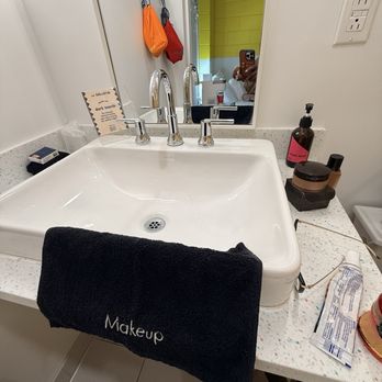 The Gallatin Hotel - Love the makeup towel. More hotels need to do this...cute and unexpected - Hotels Near Me - Nashville, Tennessee The Gallatin Hotel - Love the makeup towel. More hotels need to do this...cute and unexpected - Hotels Near Me - Nashville, Tennessee
