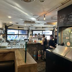 Black's Pub