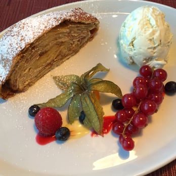 Restaurant Otto - Appel Strudel. - German Near Me - Dusseldorf, NW