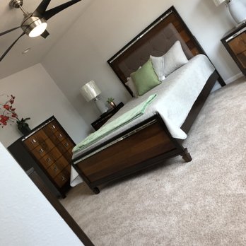 Barraza's Cleaning Services - Clean bedroom - Home Cleaning Near Me Barraza's Cleaning Services - Clean bedroom - Home Cleaning Near Me