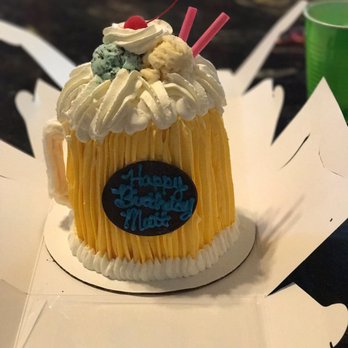 Baskin-Robbins - Happy with our beer cake - only $19.99! Creamy & light yellow icing. Would def get again - Ice Cream & Frozen Yogurt Near Me - Visalia, California