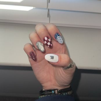 V Nails & Spa - Nail Salons Near Me - Sylva, North Carolina