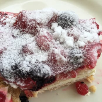 Caffe La Scala - Berry cake - Coffee & Tea Near Me - Walnut Creek, California