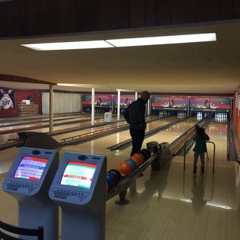 Mascoutah Community Lanes - View of the bowling alley - Bowling Near Me - Mascoutah, Illinois Mascoutah Community Lanes - View of the bowling alley - Bowling Near Me - Mascoutah, Illinois