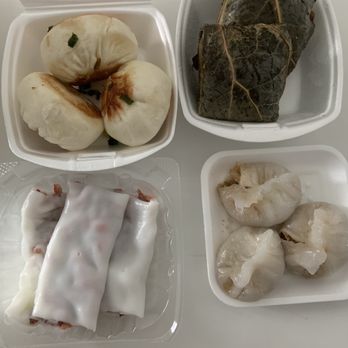Ocean Bo - Pan fried buns (top left) Leaf wrapped rice (top right) BBQ pork rice rolls (bottom left) Fur gor (bottom right) - Dim Sum Near Me - El Monte, California Ocean Bo - Pan fried buns (top left) Leaf wrapped rice (top right) BBQ pork rice rolls (bottom left) Fur gor (bottom right) - Dim Sum Near Me - El Monte, California