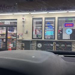Shell - Front of the store