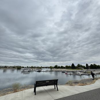 Drumheller's Food & Drink - Columbia River (restaurant view) - New American Near Me - Richland, Washington