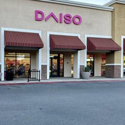 Daiso - Entrance