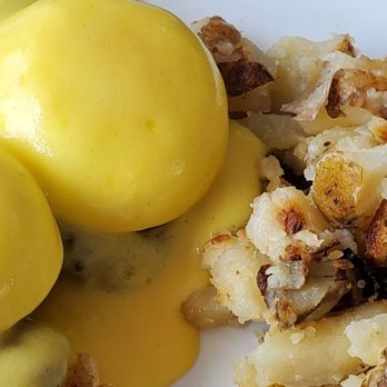 The Starboard - Burger eggs benedict - American Near Me - Dewey Beach, Delaware