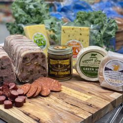 Smokin Oaks Organic Farms Market