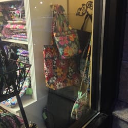Parsons Gifts & Cards - The Vera is so unorganized you can not wen find anything.