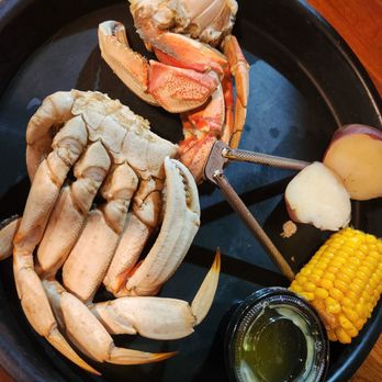 LT's Seafood & Steakhouse - Dungeness - Seafood Near Me - Broussard, Louisiana