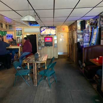 Kelly's Little Nipper - New American Near Me - Des Moines, Iowa