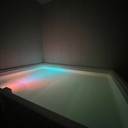 Bodymind Float Center - Open float tub