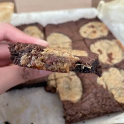 Domino's Pizza - Domino's Marbled Cookie Brownie (cookie soft & chewy)