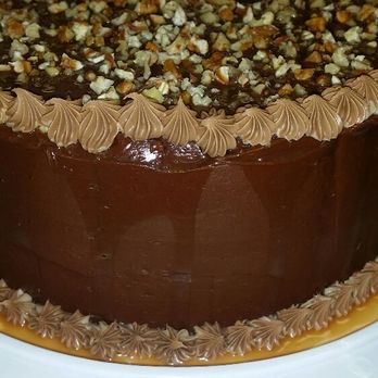 Aromas - Customs order Turtle cake - Bakeries Near Me
